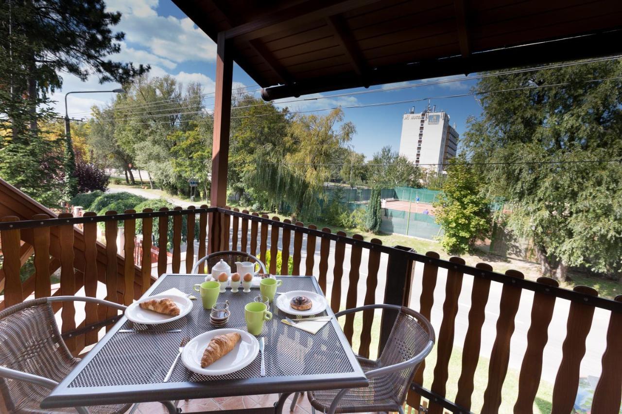 Holiday House Siófok Buitenkant foto